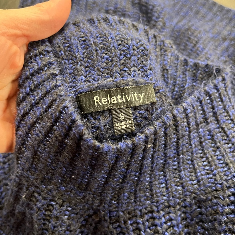 🔥Relativity mock-neck sweater size small - Picture 7 of 9